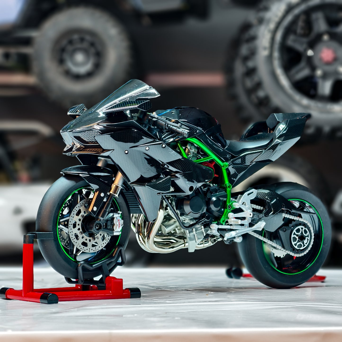Kawasaki H2R 1/6 Scale Diecast Model with Light & Smoke – Premium Superbike