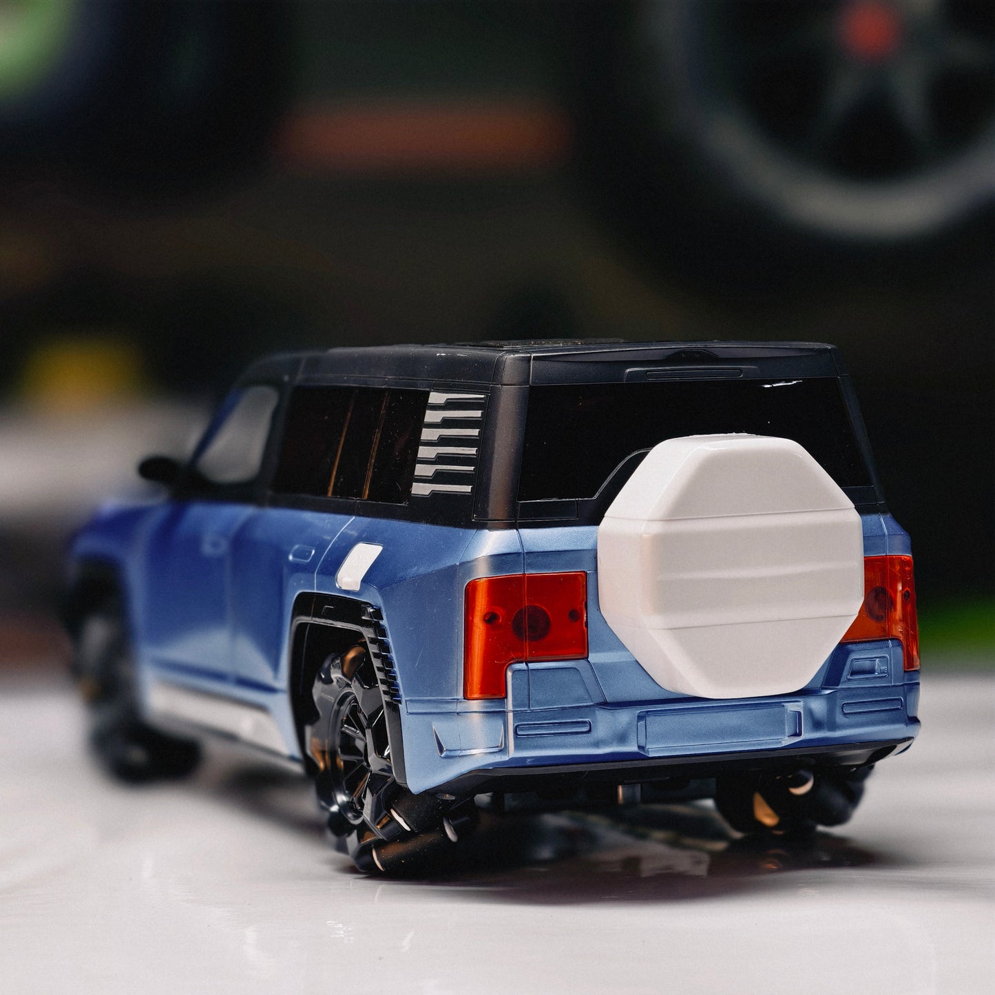 Moka U8 rechargeable 1:12 scale rc car with automatic opening Doors