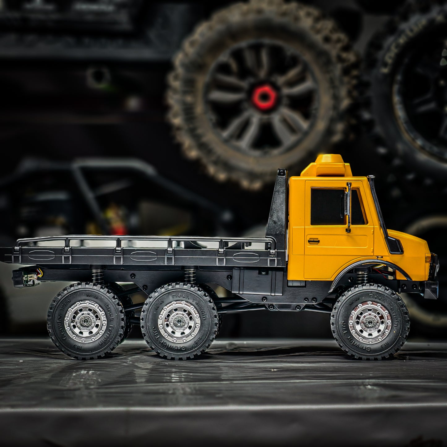 C8823 1/18 RC Car Crawler 2.4G 6WD Simulated Unimog Truck